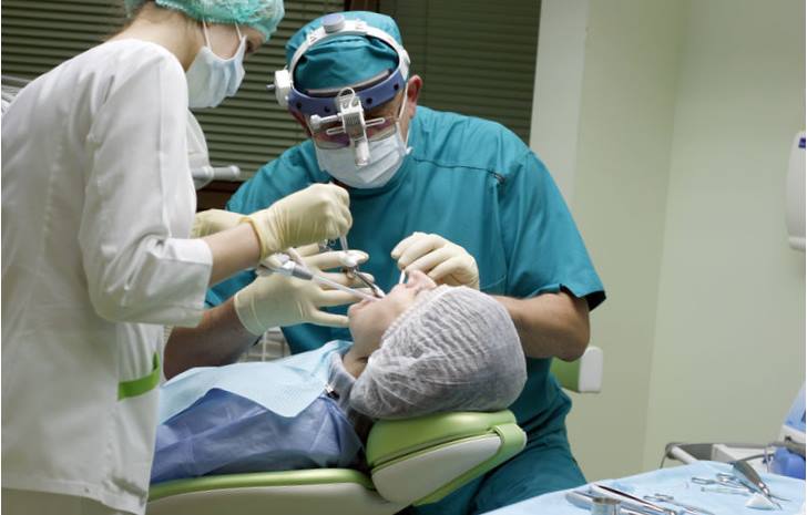 Хирургическая стоматология в Москве